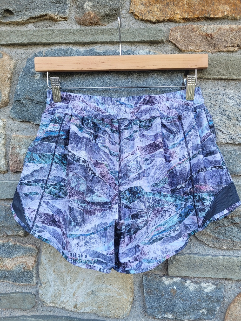 Lululemon Hotty Hot Shorts Spring Scape Multi